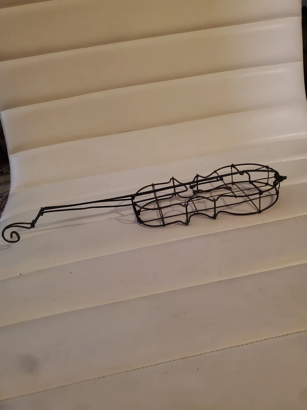 Vintage Wire Violin Wall Decor in Black